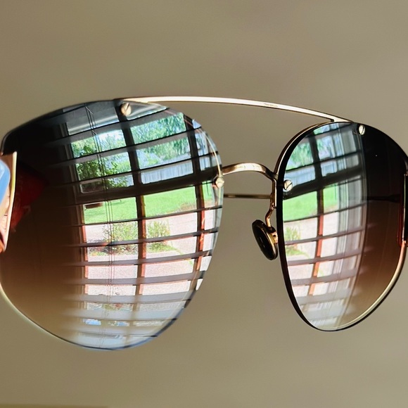 Dior sunglasses / used twice only/ exactly like NEW/ Authentic - Picture 6 of 9